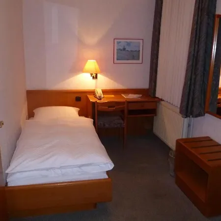Deutsche Eiche In Hotel 2*