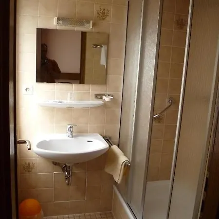 Deutsche Eiche In Hotel 2*
